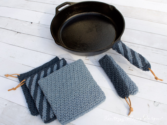 Crochet a cast iron handle cover and double thick hot pad or postholder for the man in your life this Father's Day! This free, beginner friendly crochet pattern uses only 3 stitches.