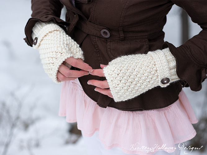 Crochet these stylish fingerless gloves for women, kids and toddlers. 