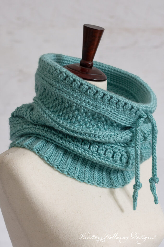 Alternative view of the Serendipity crochet cowl/neck warmer.